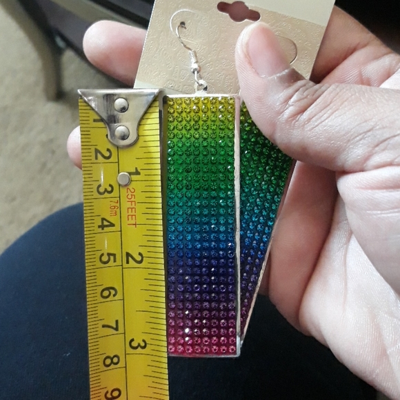 Rainbow toned bejeweled earrings - Picture 5 of 6